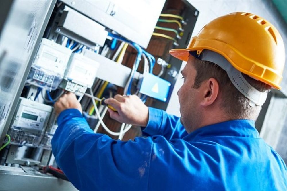 Licensed electrician hot sale