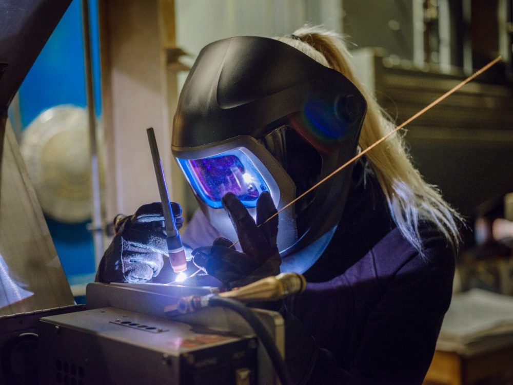 Female welders discount