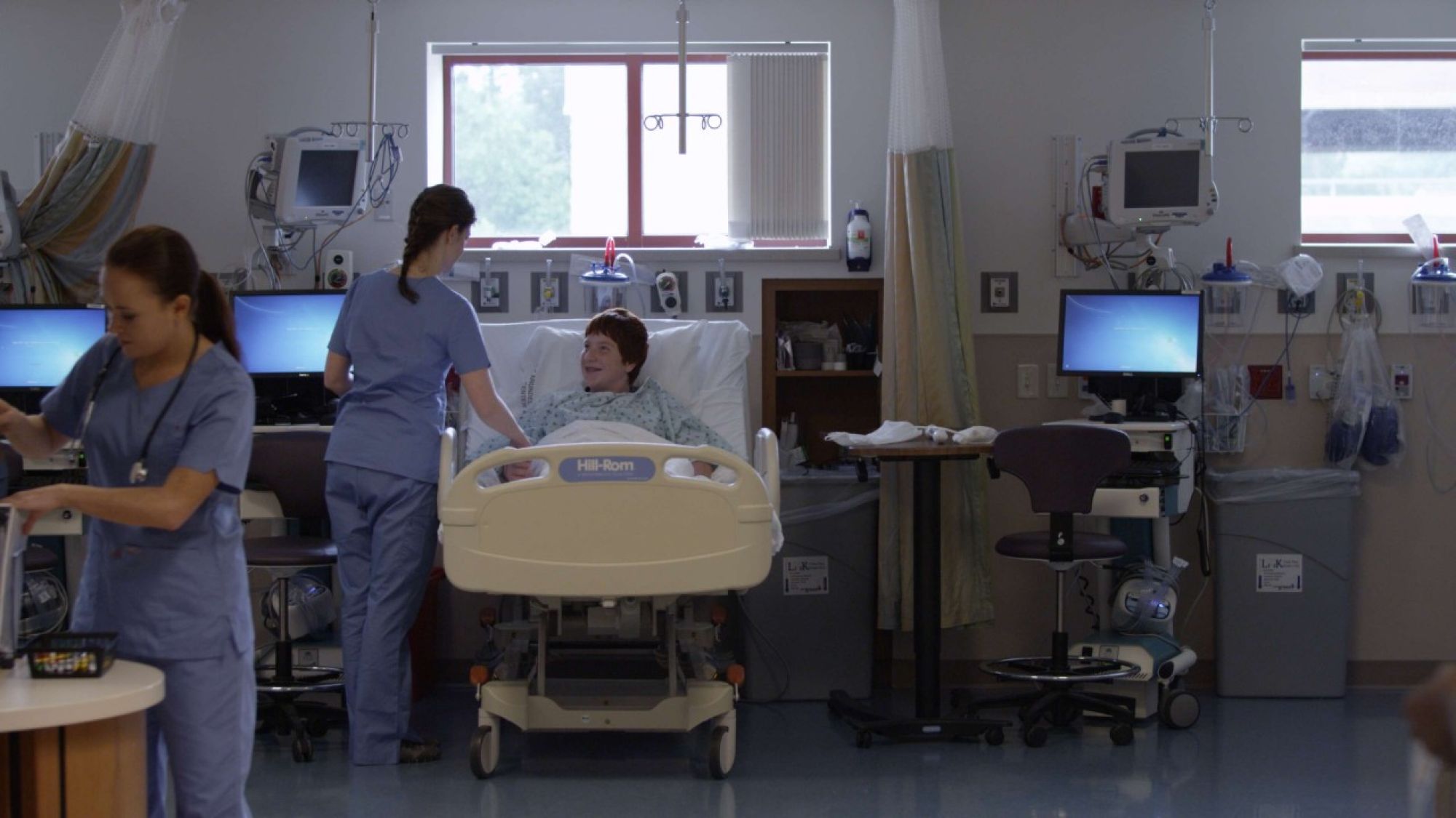 39676415-nursing-long-shot-of-pacu_00000000000000000001o